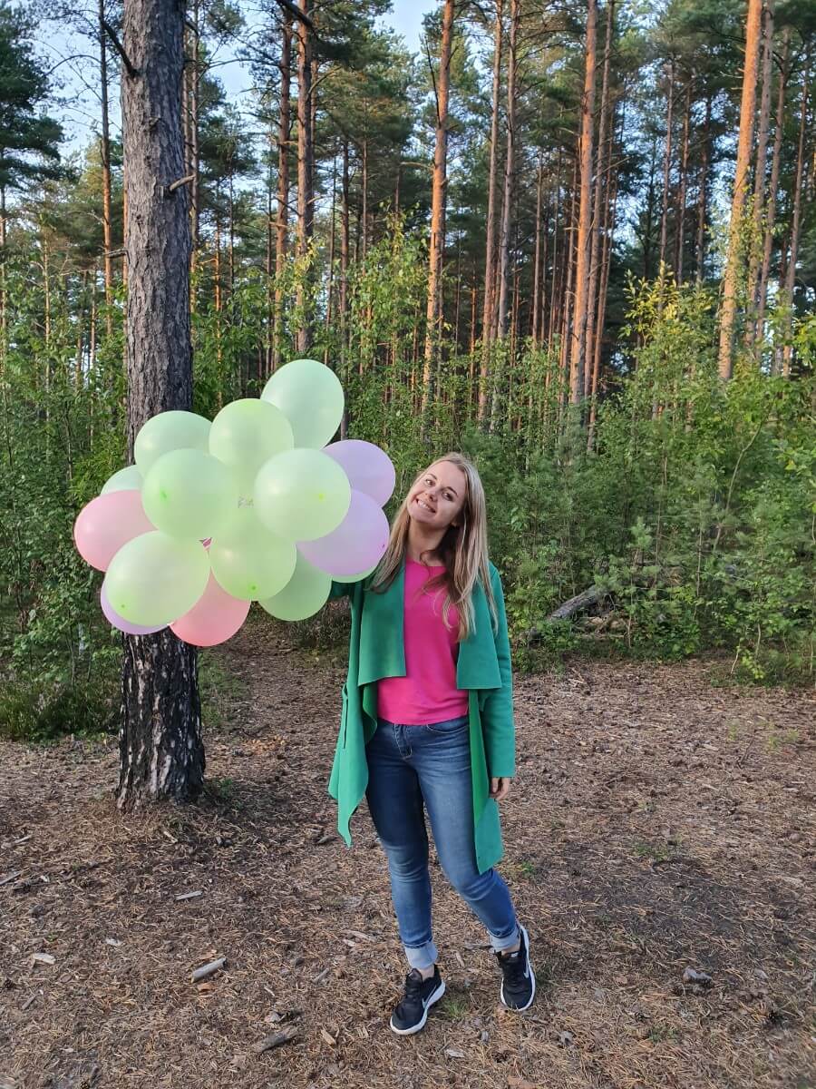 Mariell looduses õhupallidega